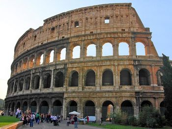 08roma_Colosseo1m.jpg